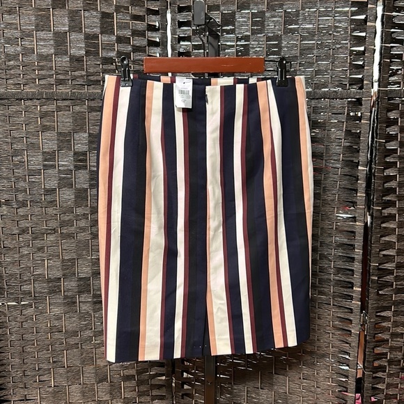 Ann Taylor Striped pencil Skirt Size 6 Petite brand new zips, lined - Picture 5 of 5